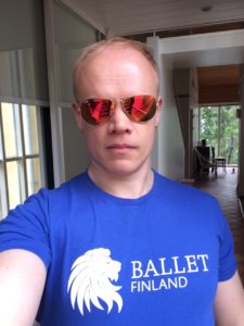 Harri Alatalo Ballet FInlandin t-paidassa